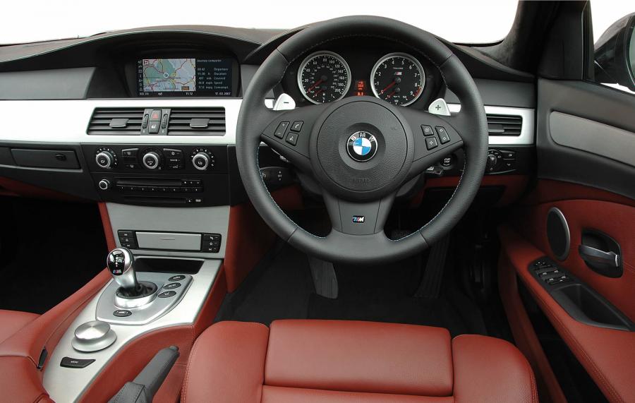  BMW M5 Touring 2009 года  (фото 6 из 51)